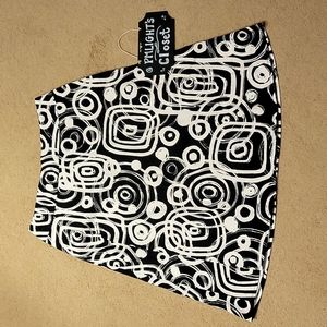 Relativity 12 Black and White Skirt A-line Geometric